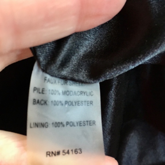 💥Calvin Klein Animal faux fur vest💥 - Picture 4 of 5